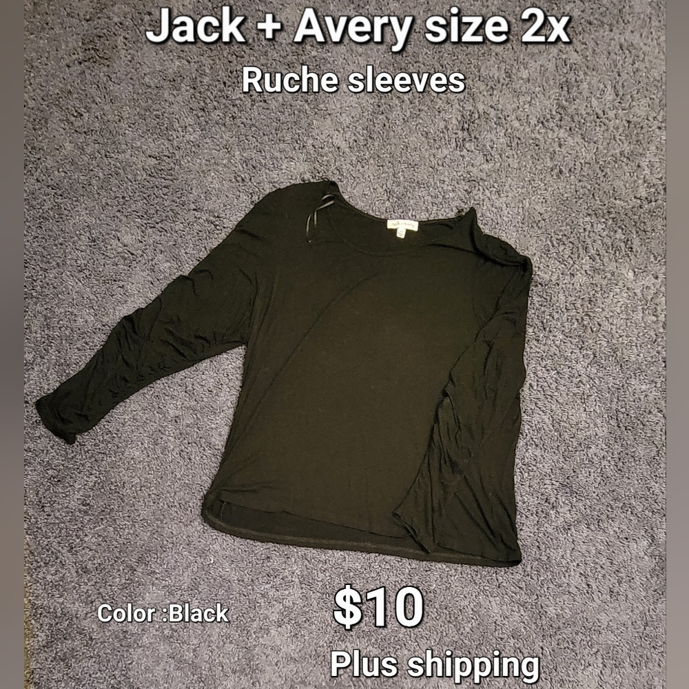 Long ruche sleeves